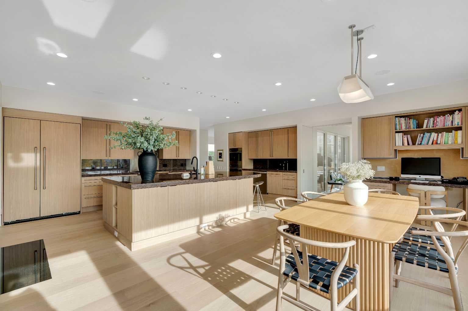 25102 Lower Springbank Road 