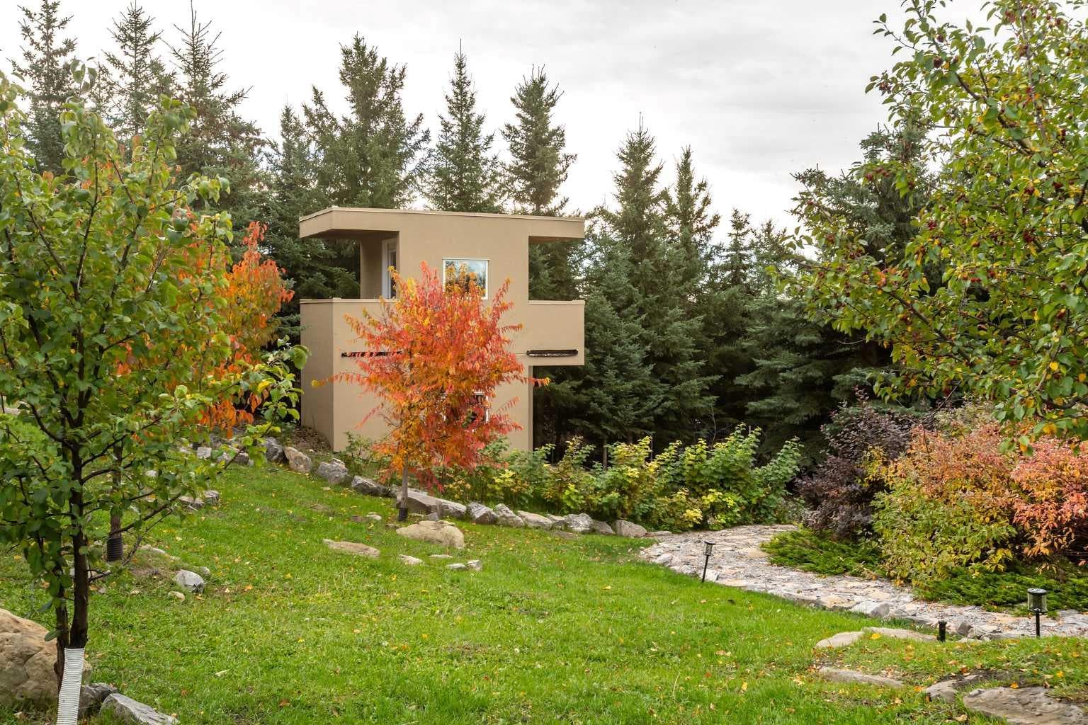 25102 Lower Springbank Road 