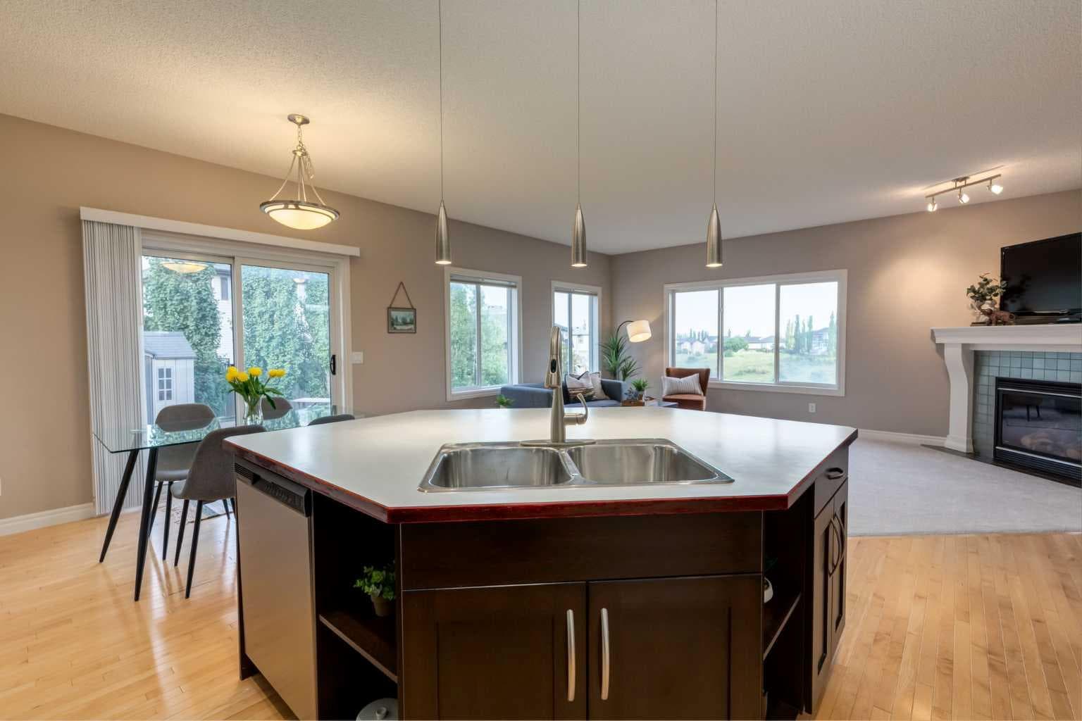 357 Kincora Drive NW