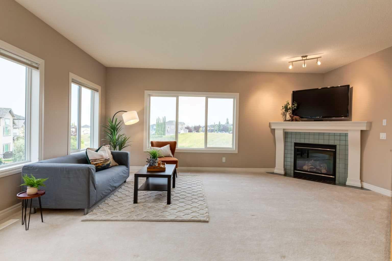 357 Kincora Drive NW