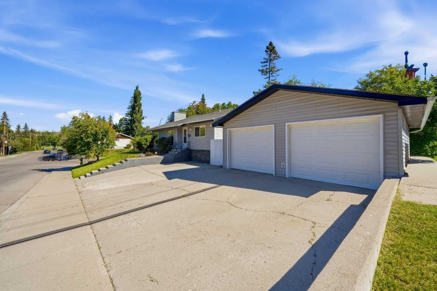 2445 Cherokee Drive NW