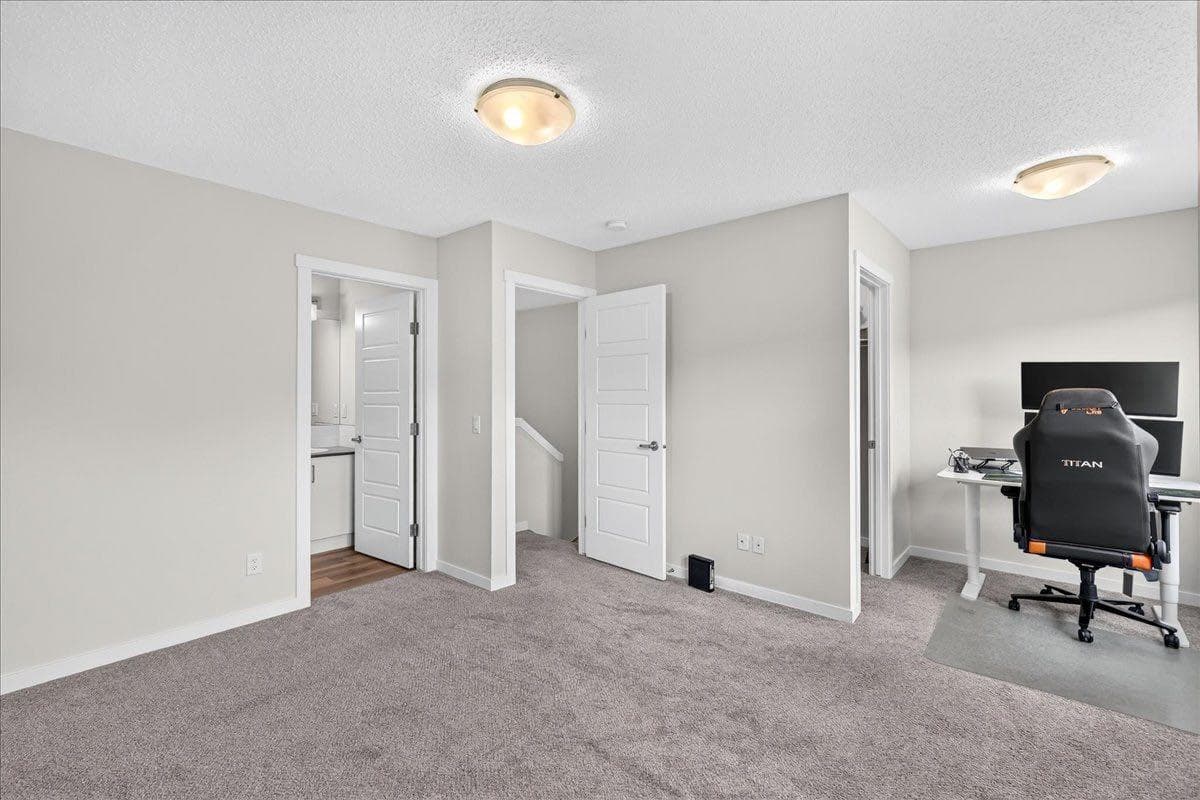 246 Cranbrook Square SE