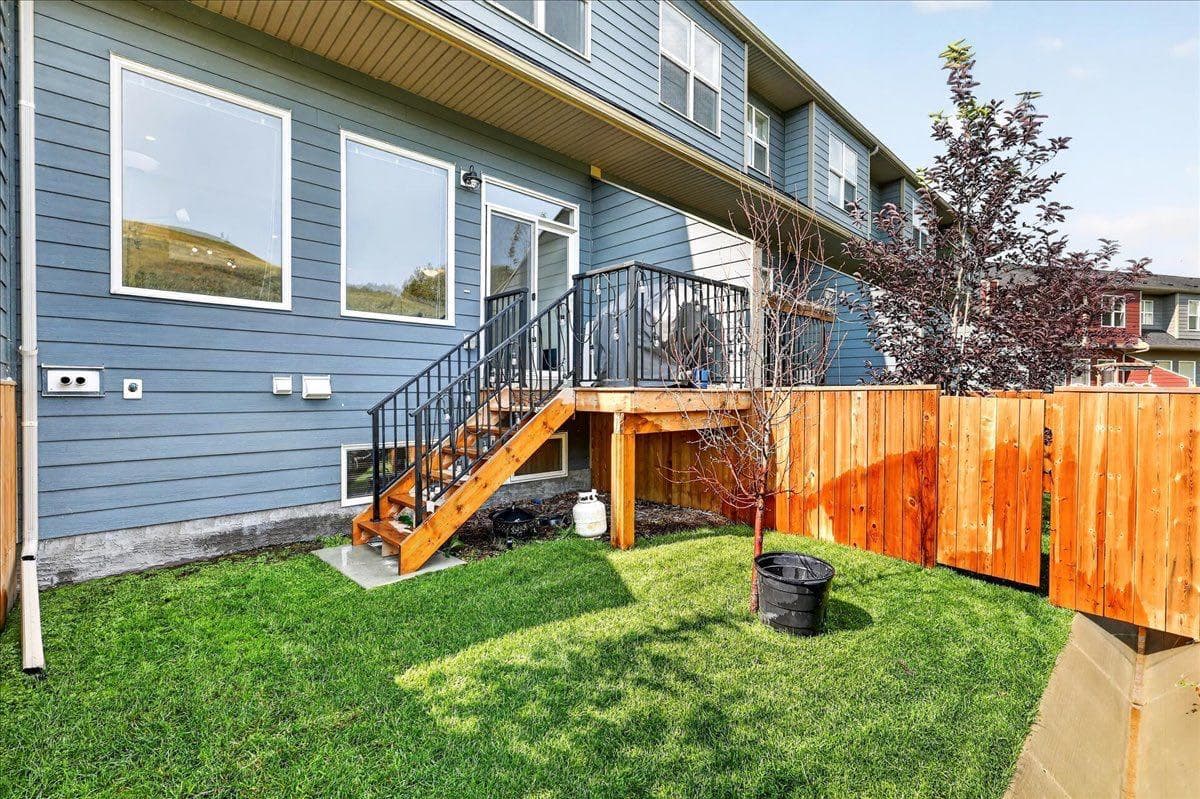246 Cranbrook Square SE