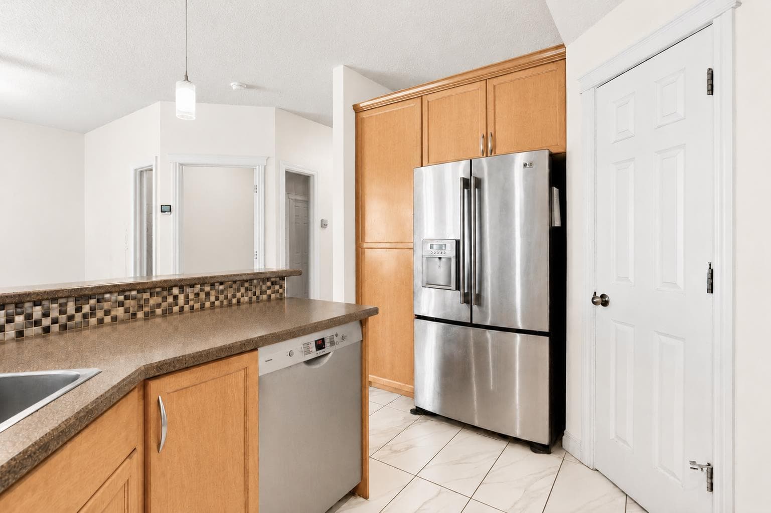 7305, 14 Hemlock Crescent SW
