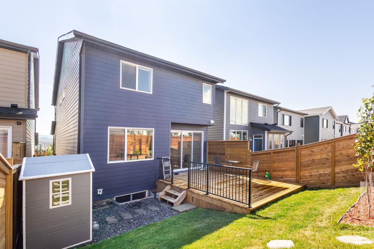 147 Royston Rise NW