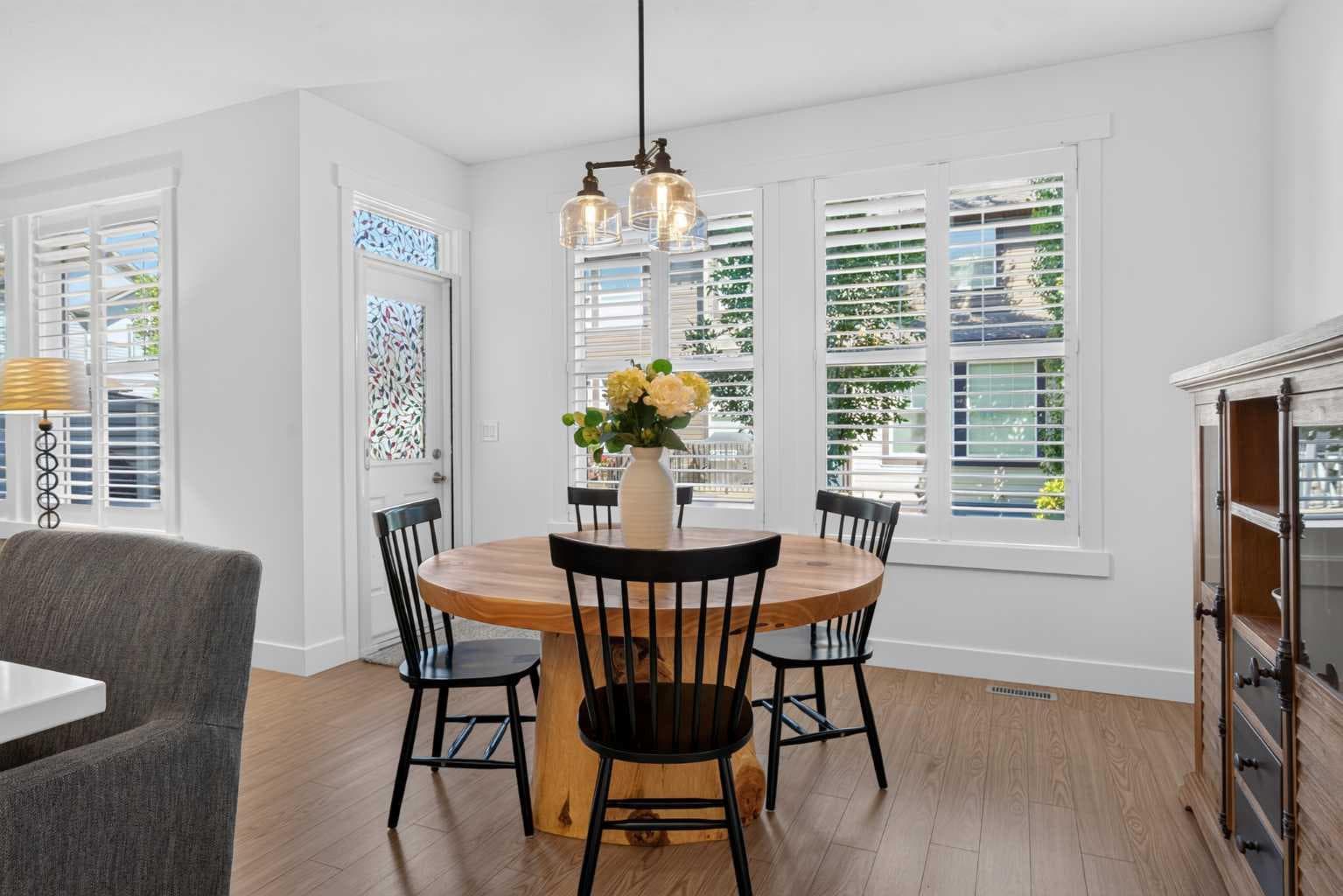 202, 110 Coopers Common SW