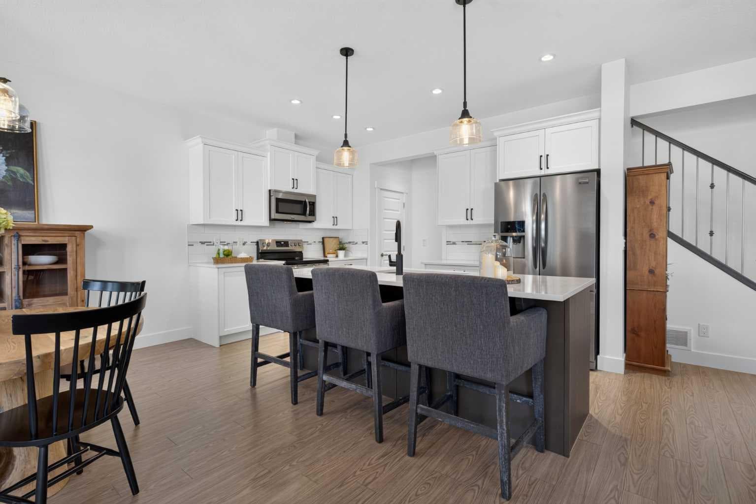 202, 110 Coopers Common SW