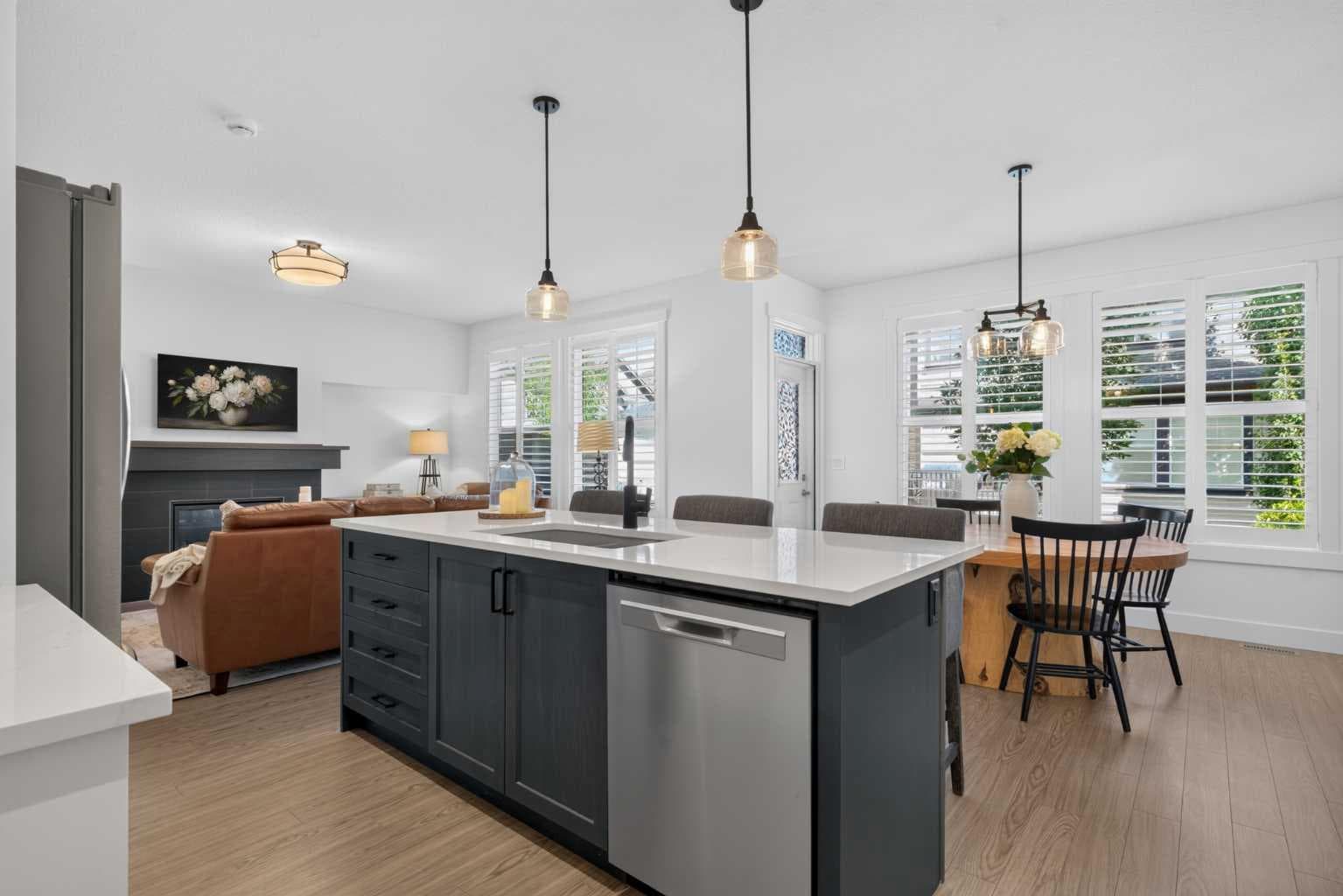 202, 110 Coopers Common SW