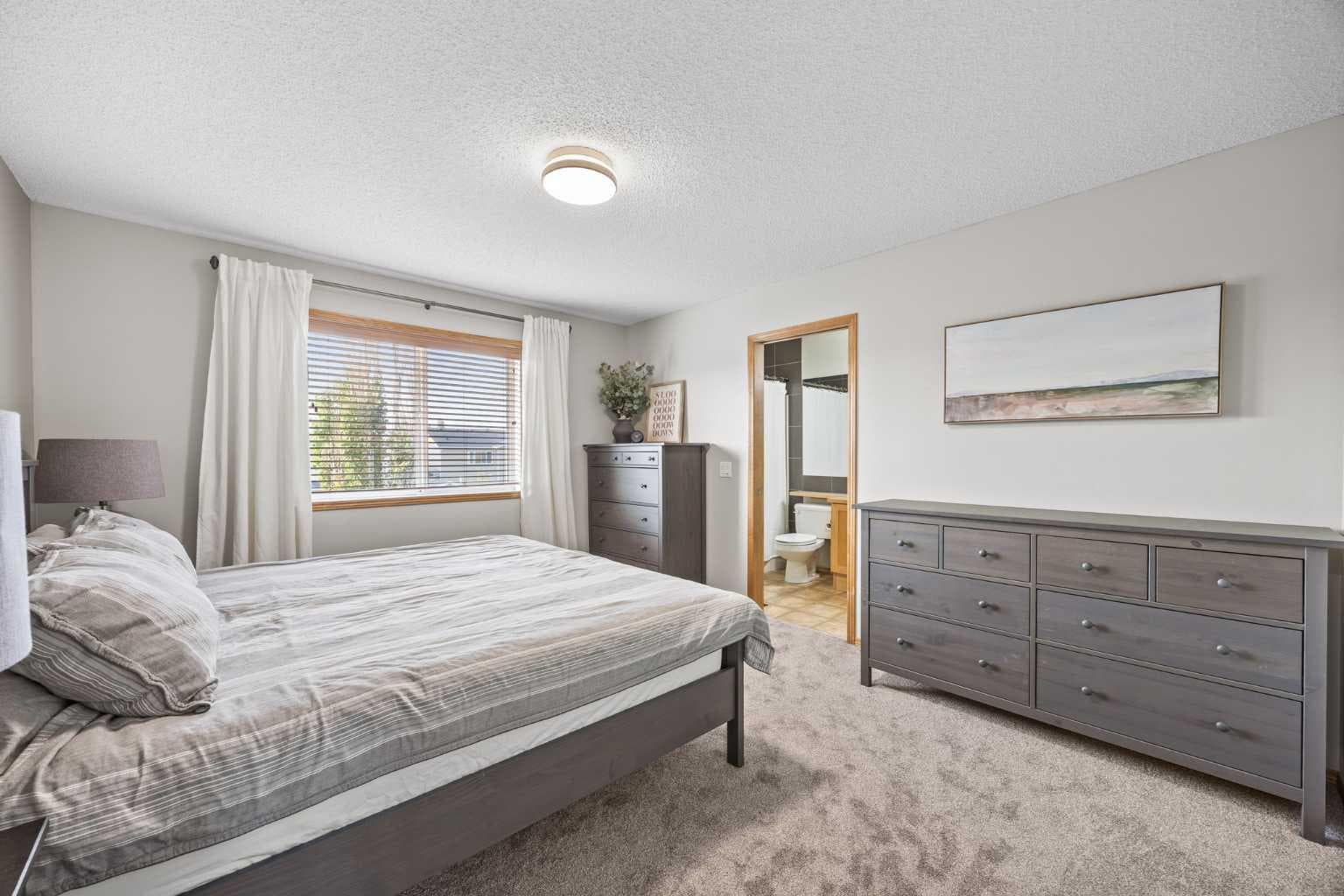 4446 Elgin Avenue SE