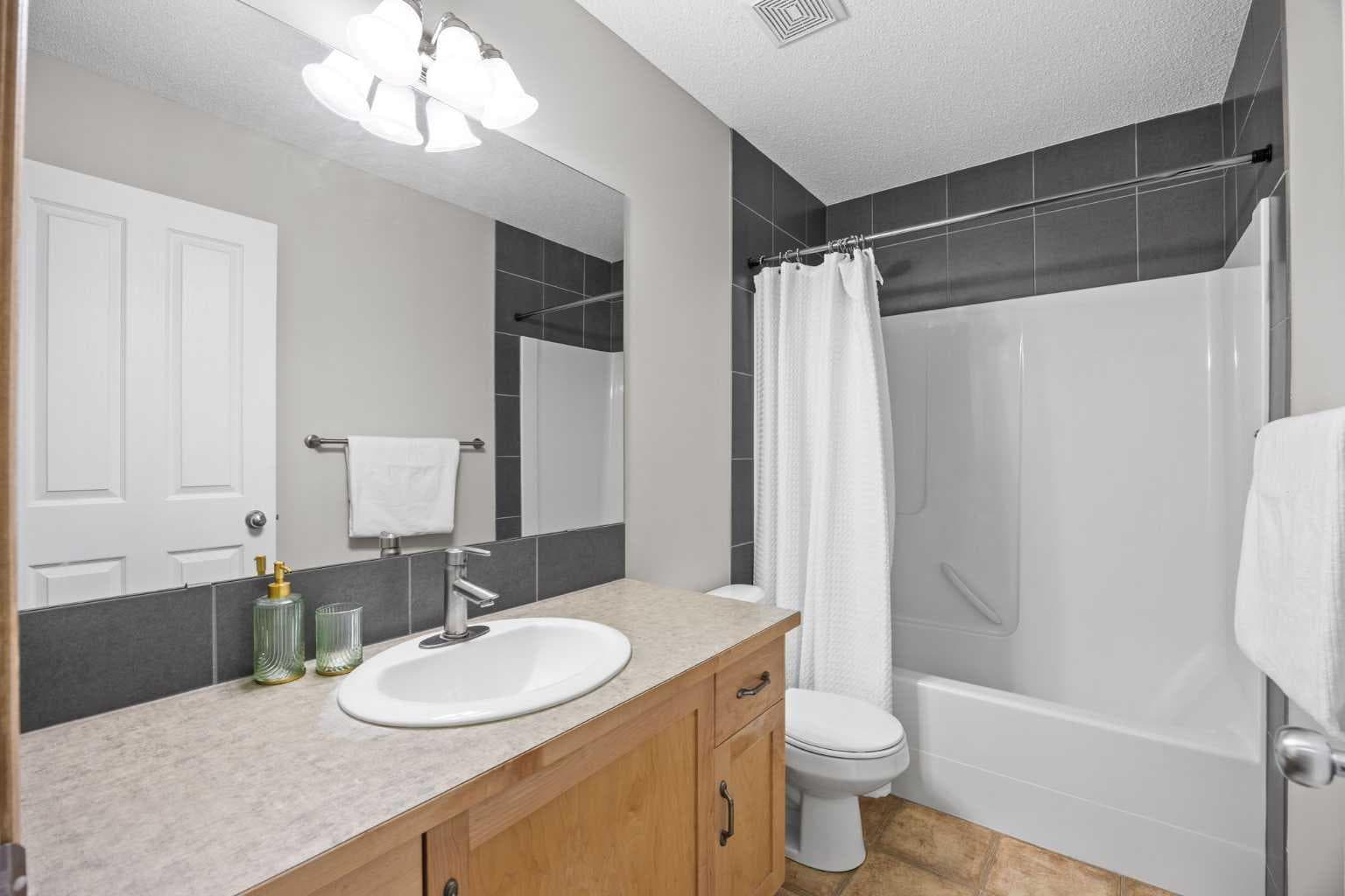 4446 Elgin Avenue SE