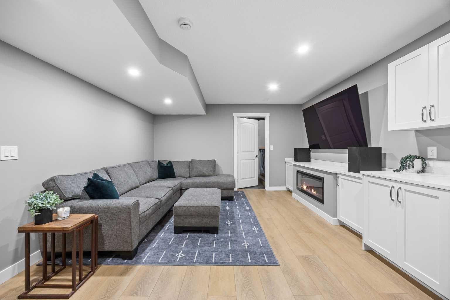 4446 Elgin Avenue SE