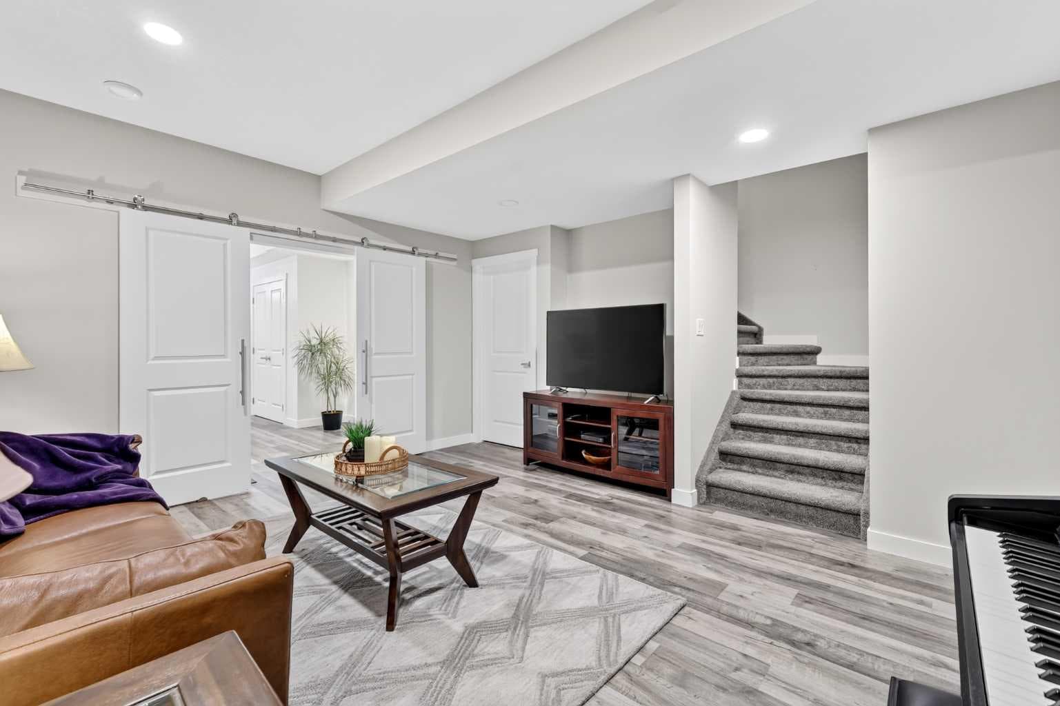 132 Creekside Drive SW