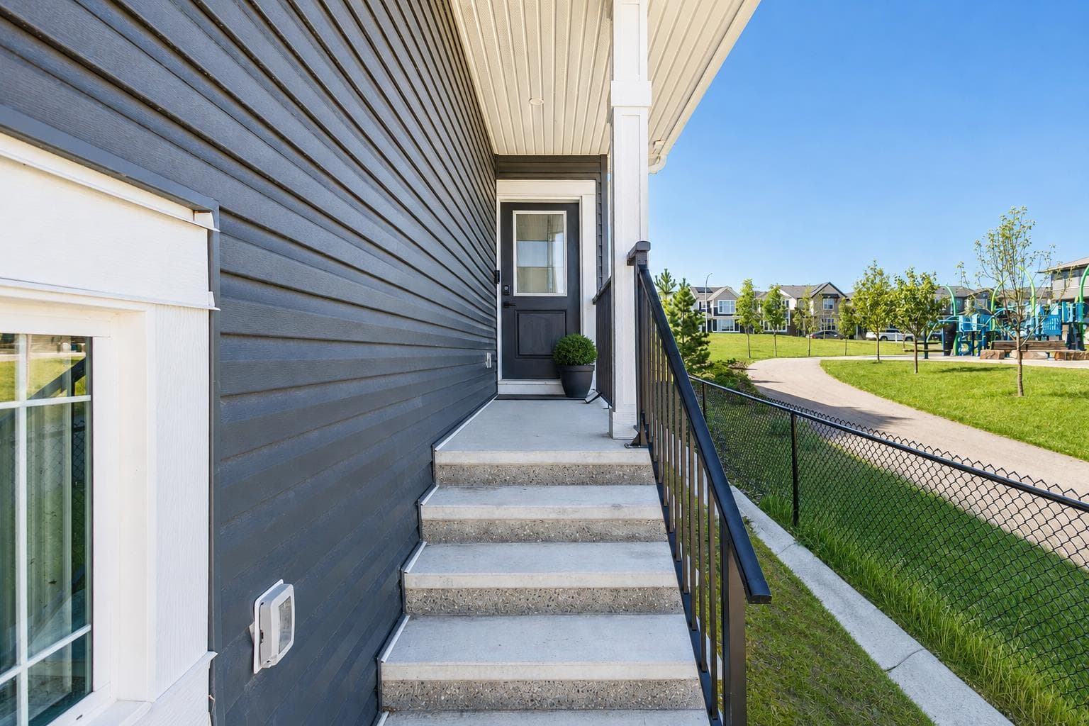 47 Amblefield Grove NW