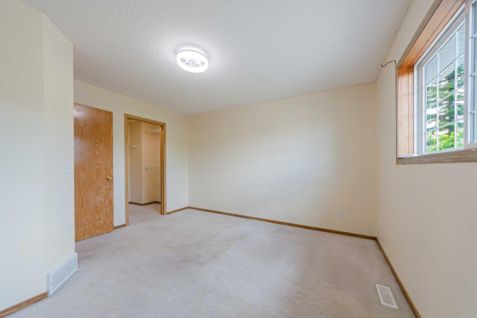 88 Country Hills Villas NW