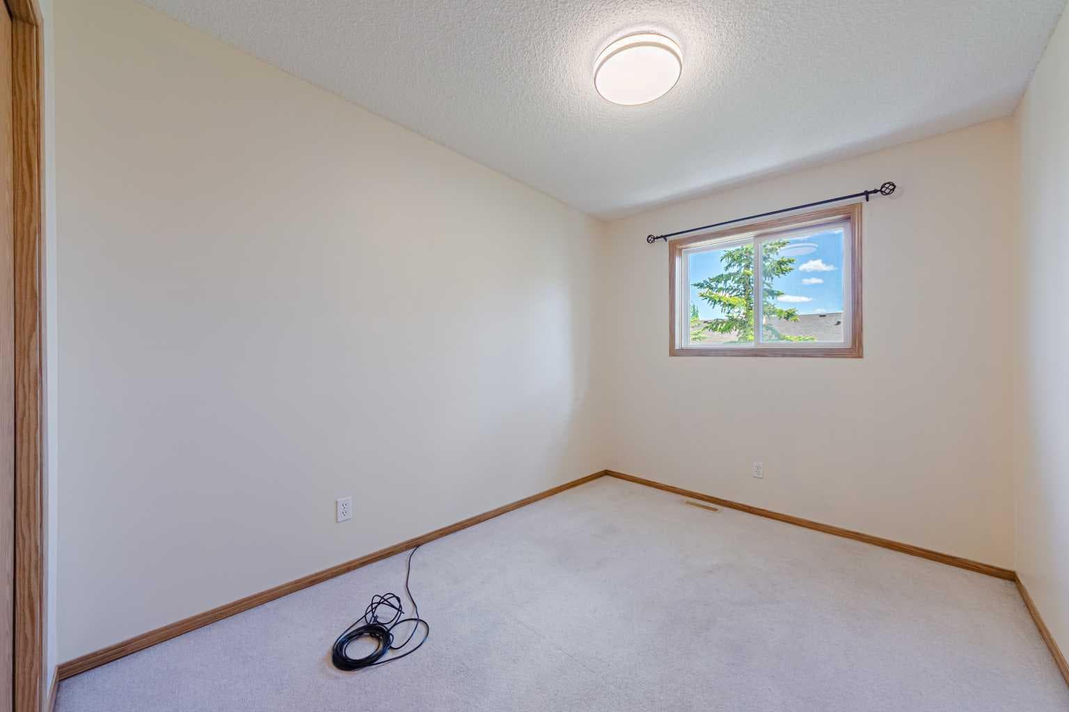 88 Country Hills Villas NW