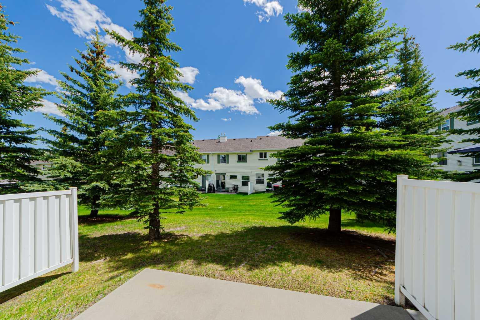 88 Country Hills Villas NW