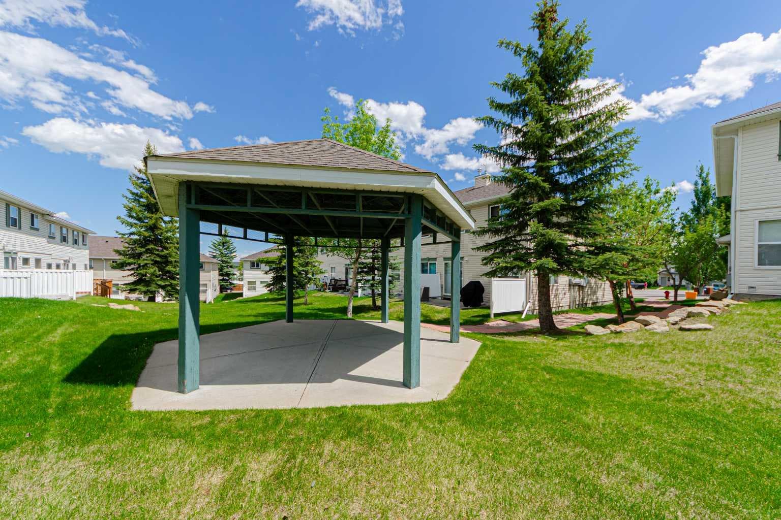 88 Country Hills Villas NW