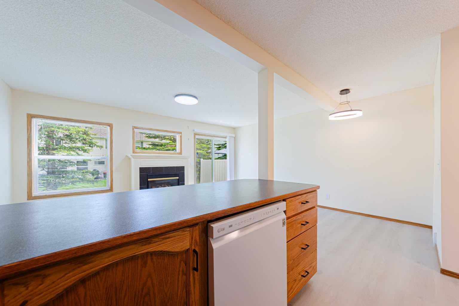 88 Country Hills Villas NW