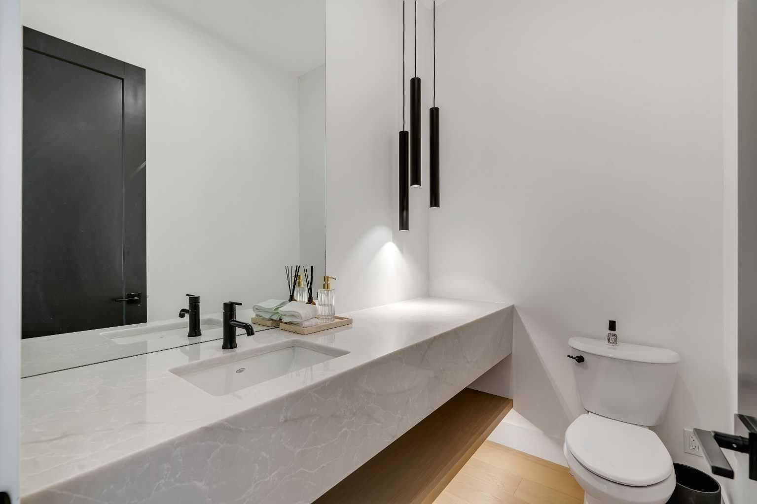 62 Marina Island SE