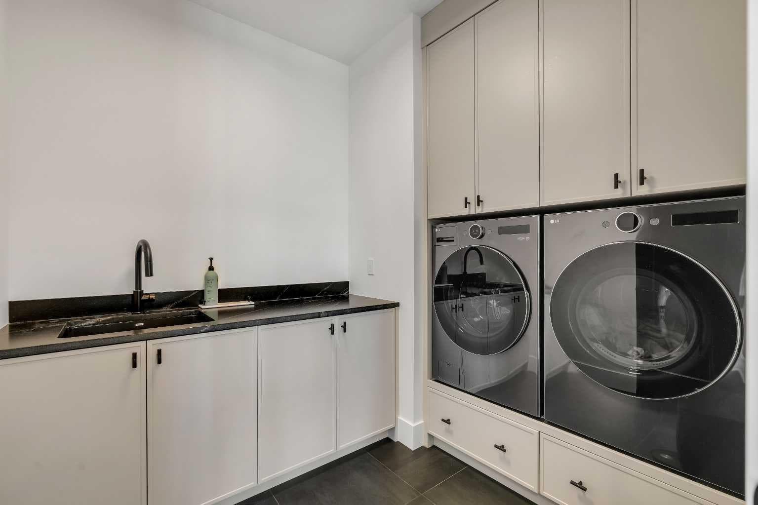 62 Marina Island SE