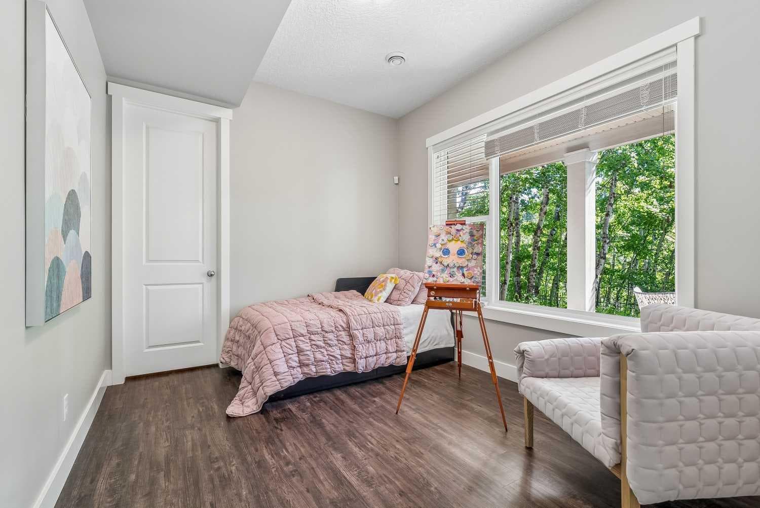 30 Ascot Crescent SW