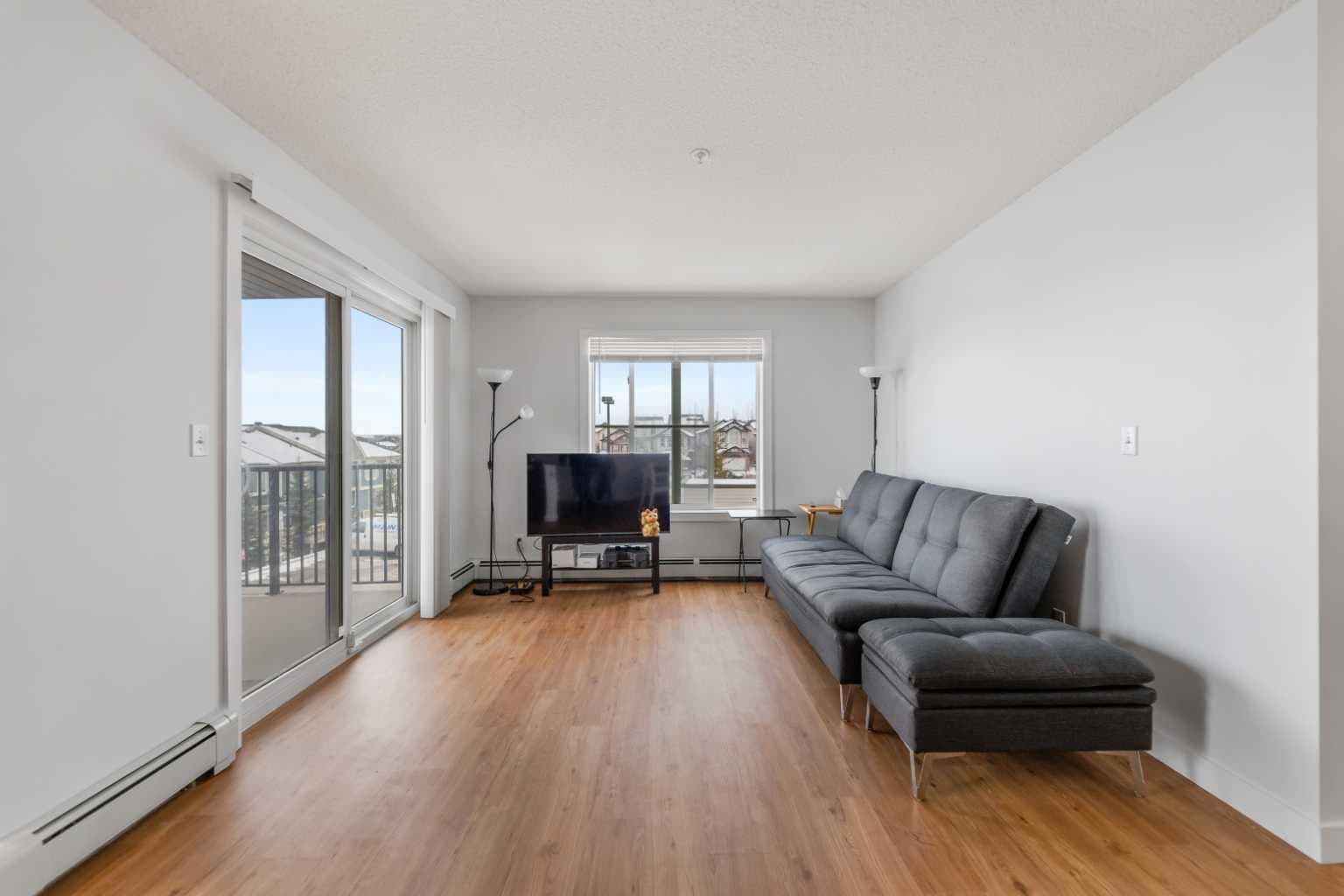 224, 195 Kincora Glen Road 