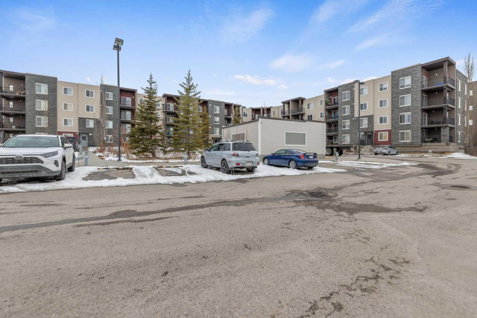 224, 195 Kincora Glen Road 