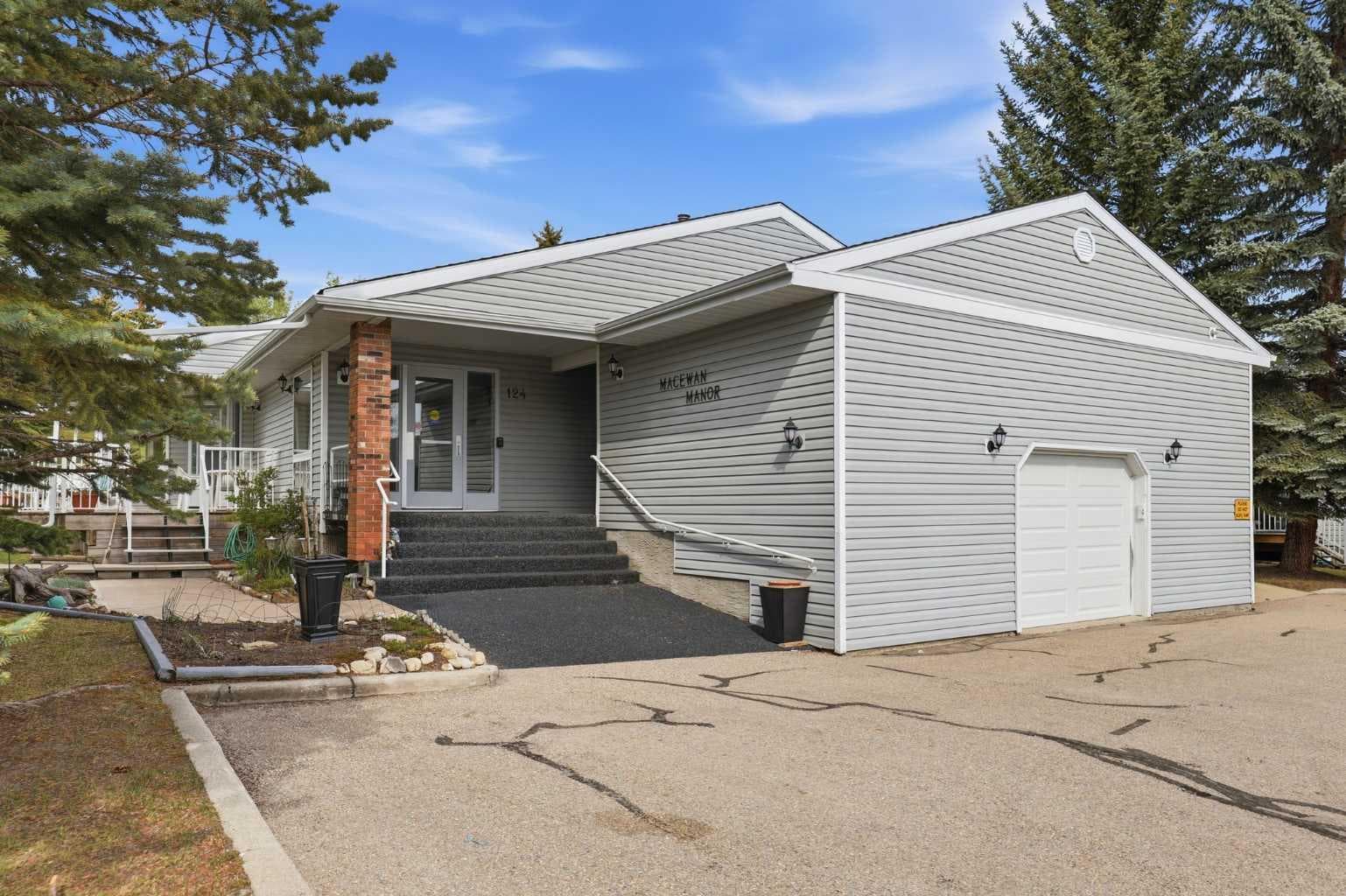 11 Macewan Park Heights NW