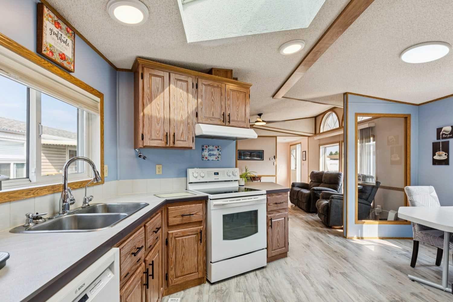 25 Erin Woods Circle SE