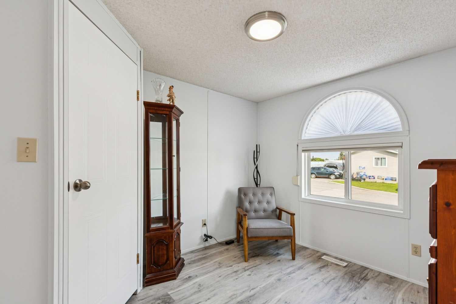 25 Erin Woods Circle SE