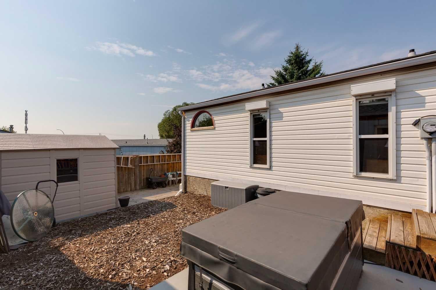 25 Erin Woods Circle SE