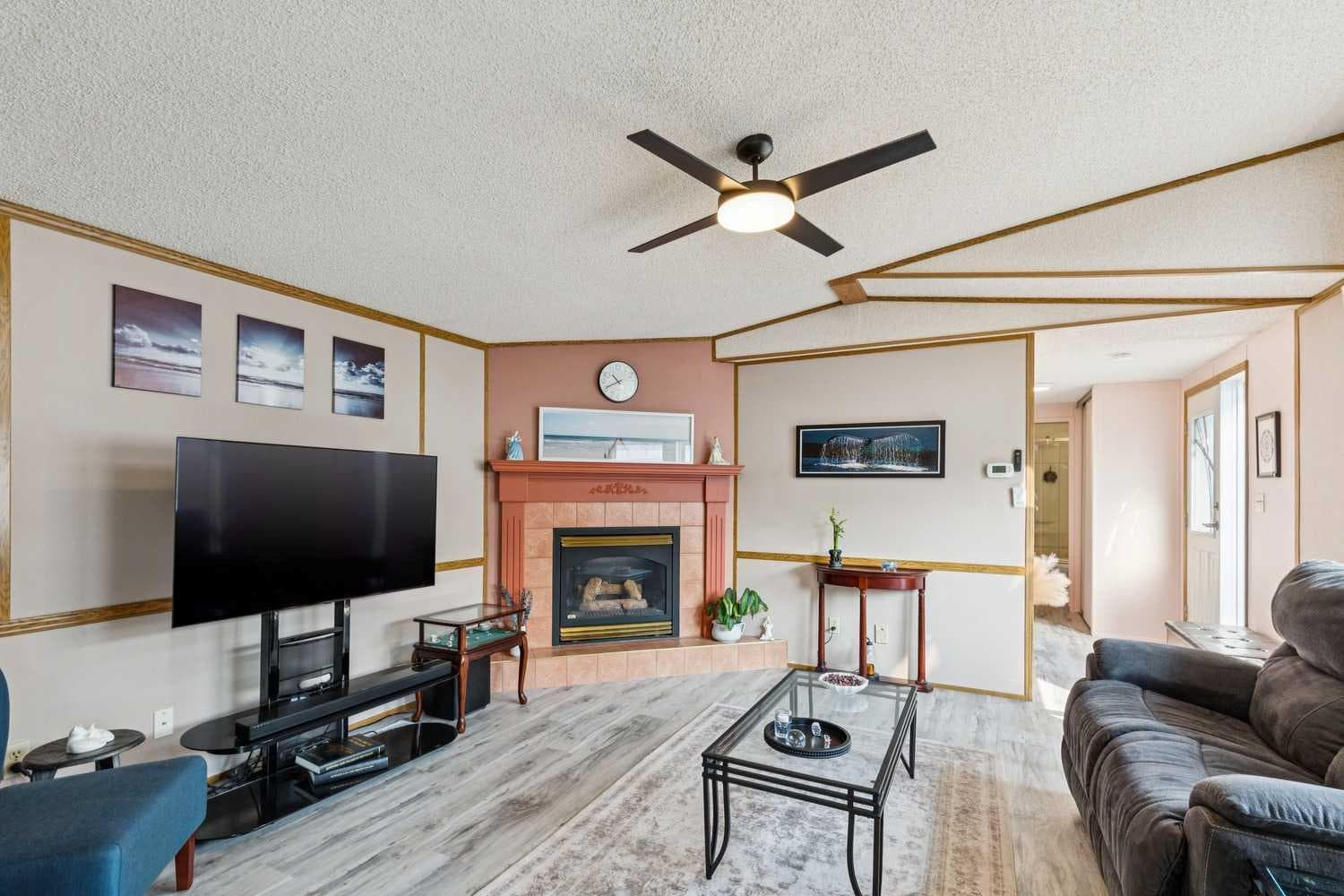 25 Erin Woods Circle SE