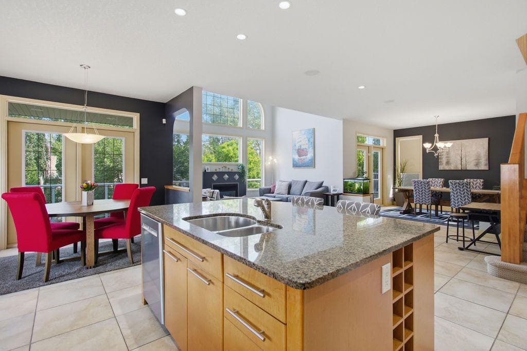 126 Evercreek Bluffs Road SW