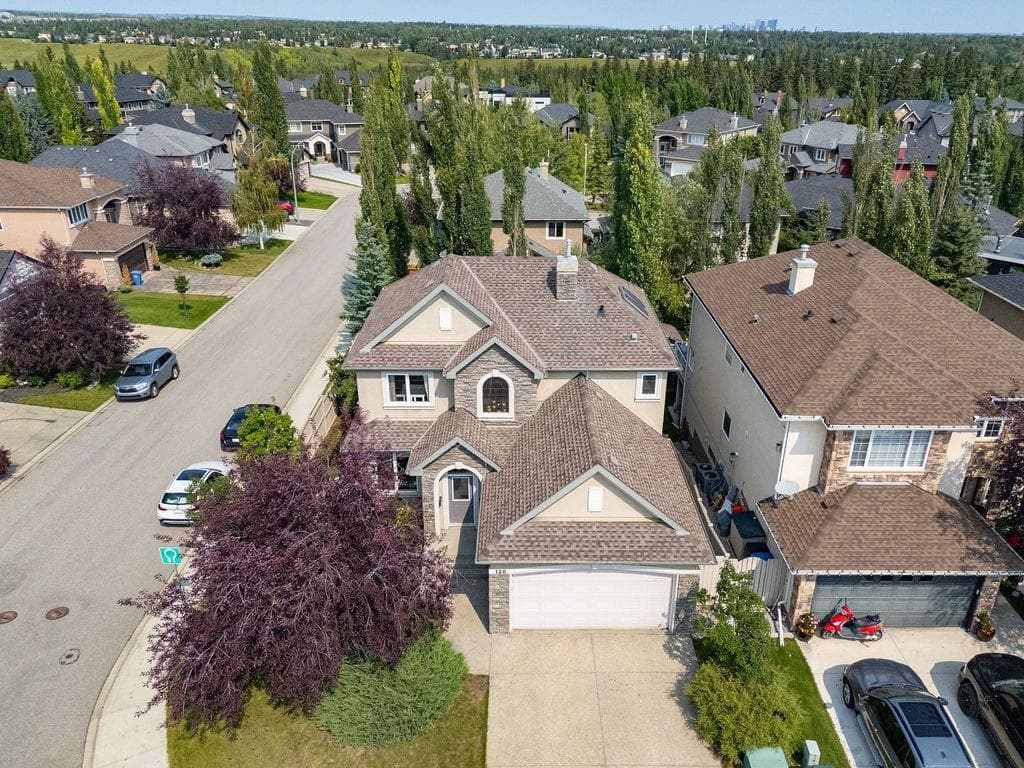 126 Evercreek Bluffs Road SW