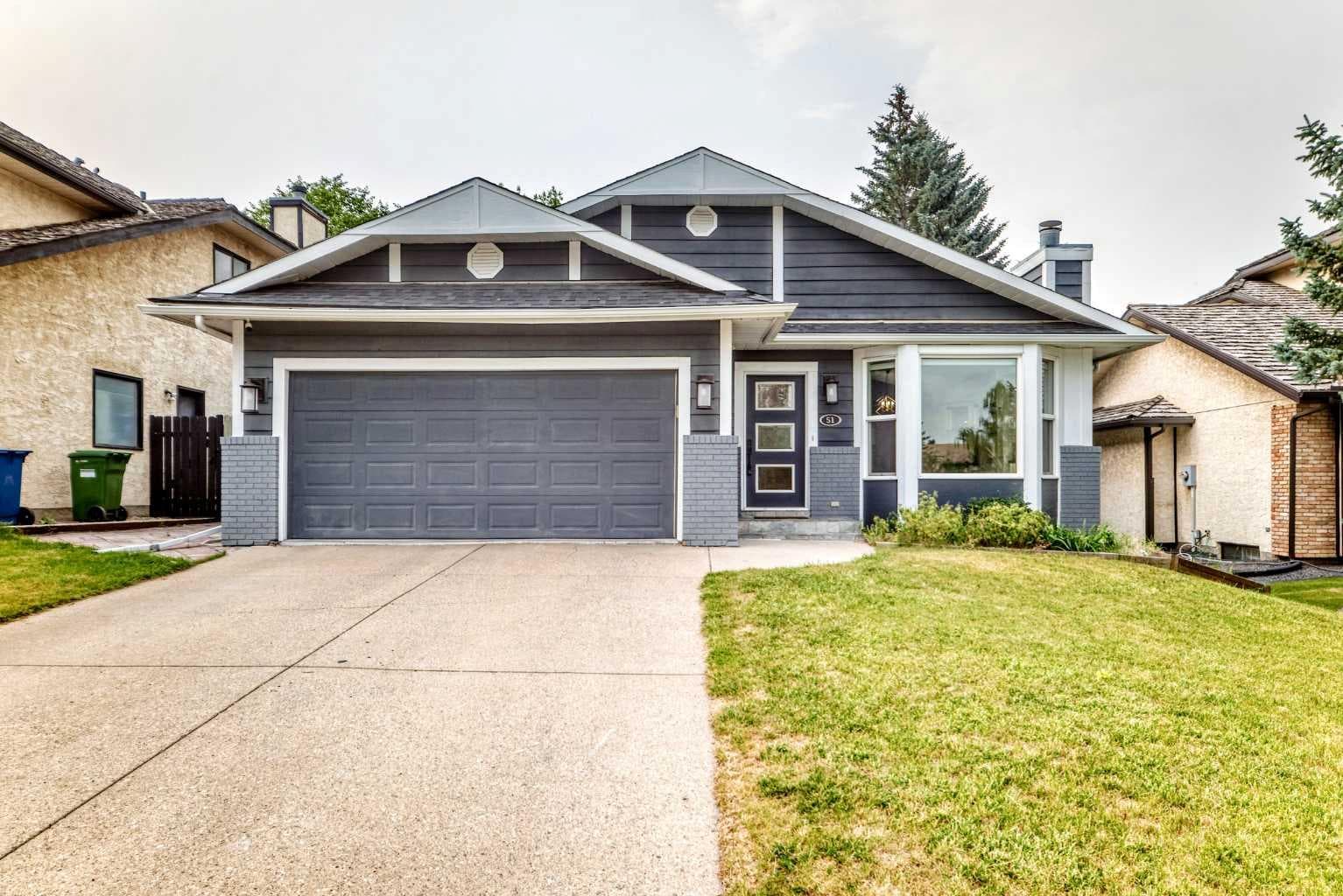 51 Strathaven Circle SW