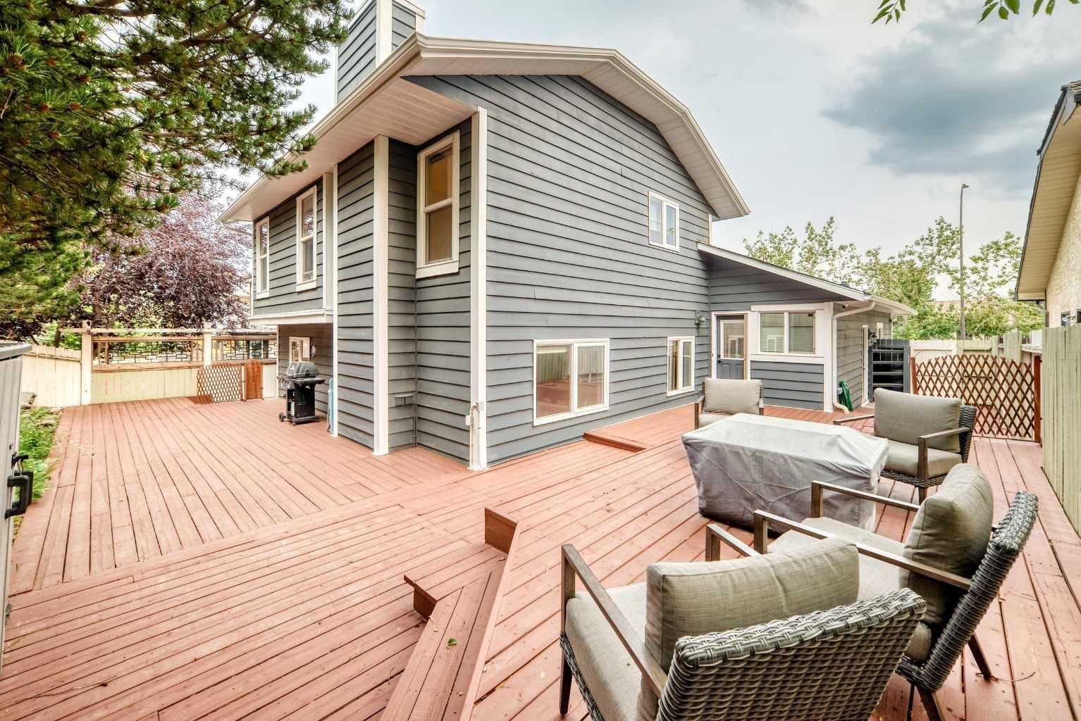 51 Strathaven Circle SW