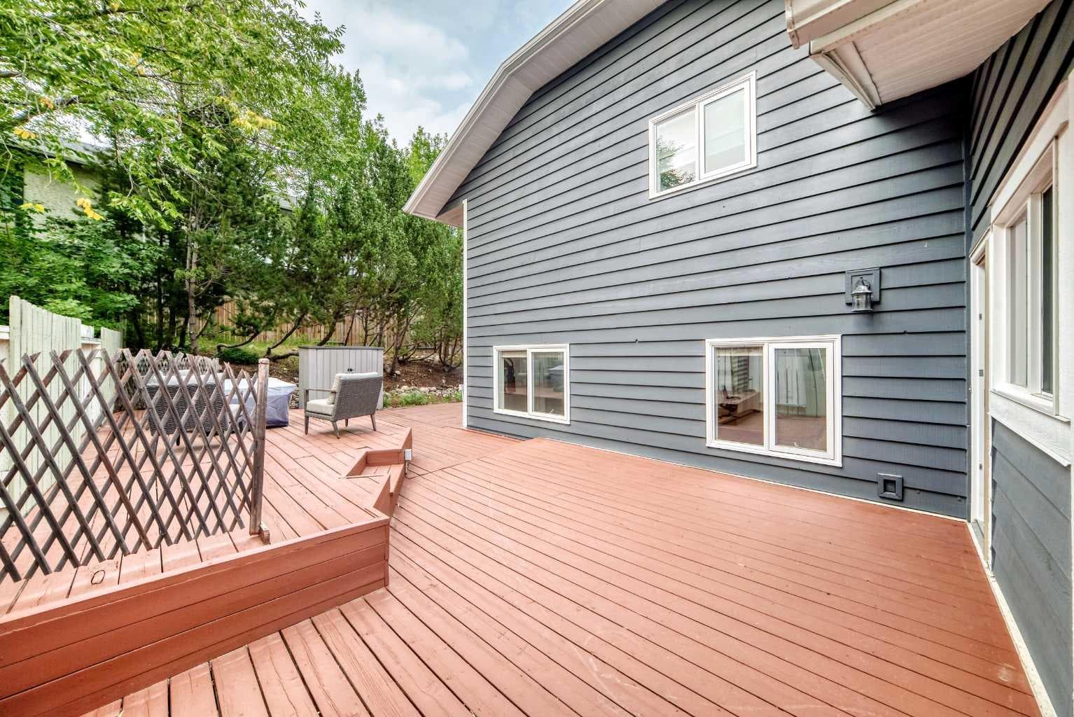 51 Strathaven Circle SW