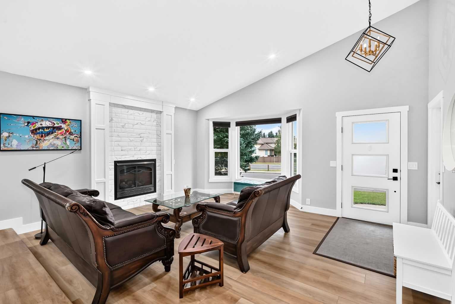 51 Strathaven Circle SW