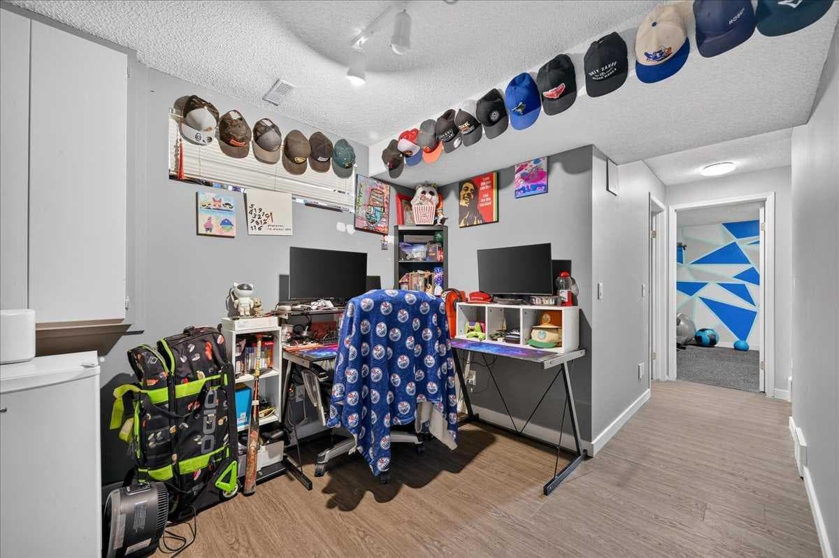 95 Hidden Point NW