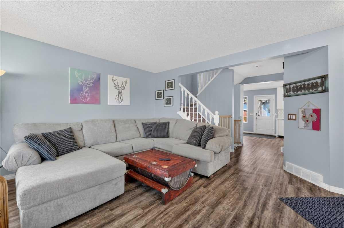 95 Hidden Point NW