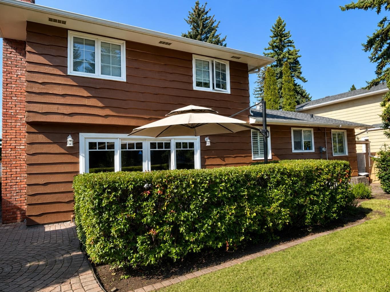 544 Willingdon Boulevard SE