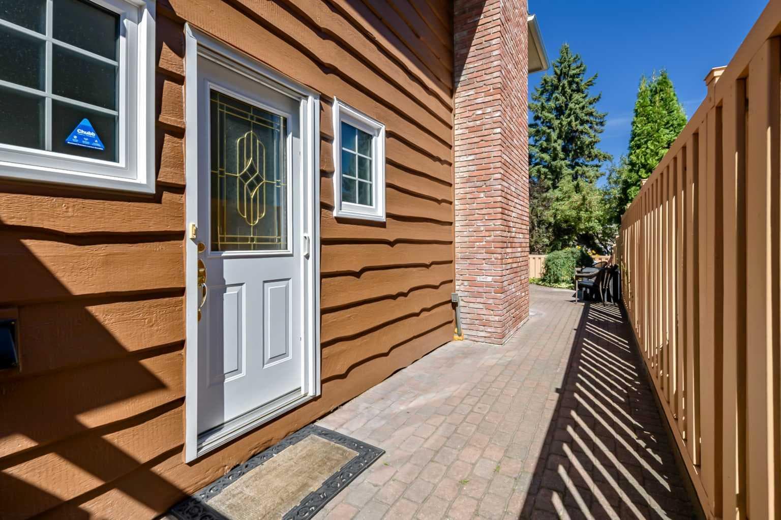 544 Willingdon Boulevard SE