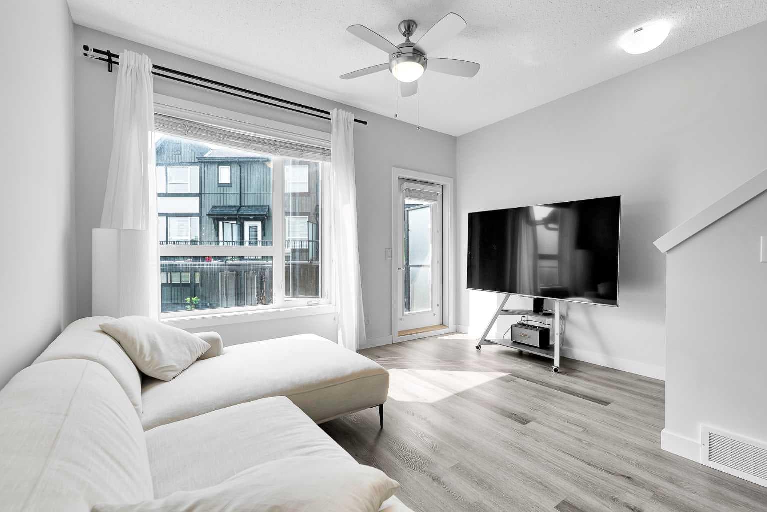 512, 16 Evanscrest Park NW