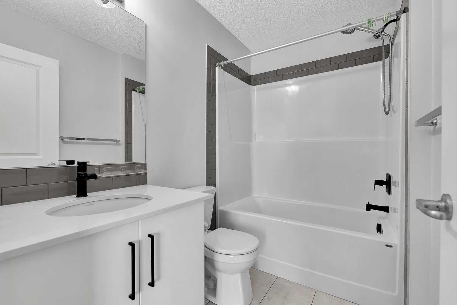 512, 16 Evanscrest Park NW