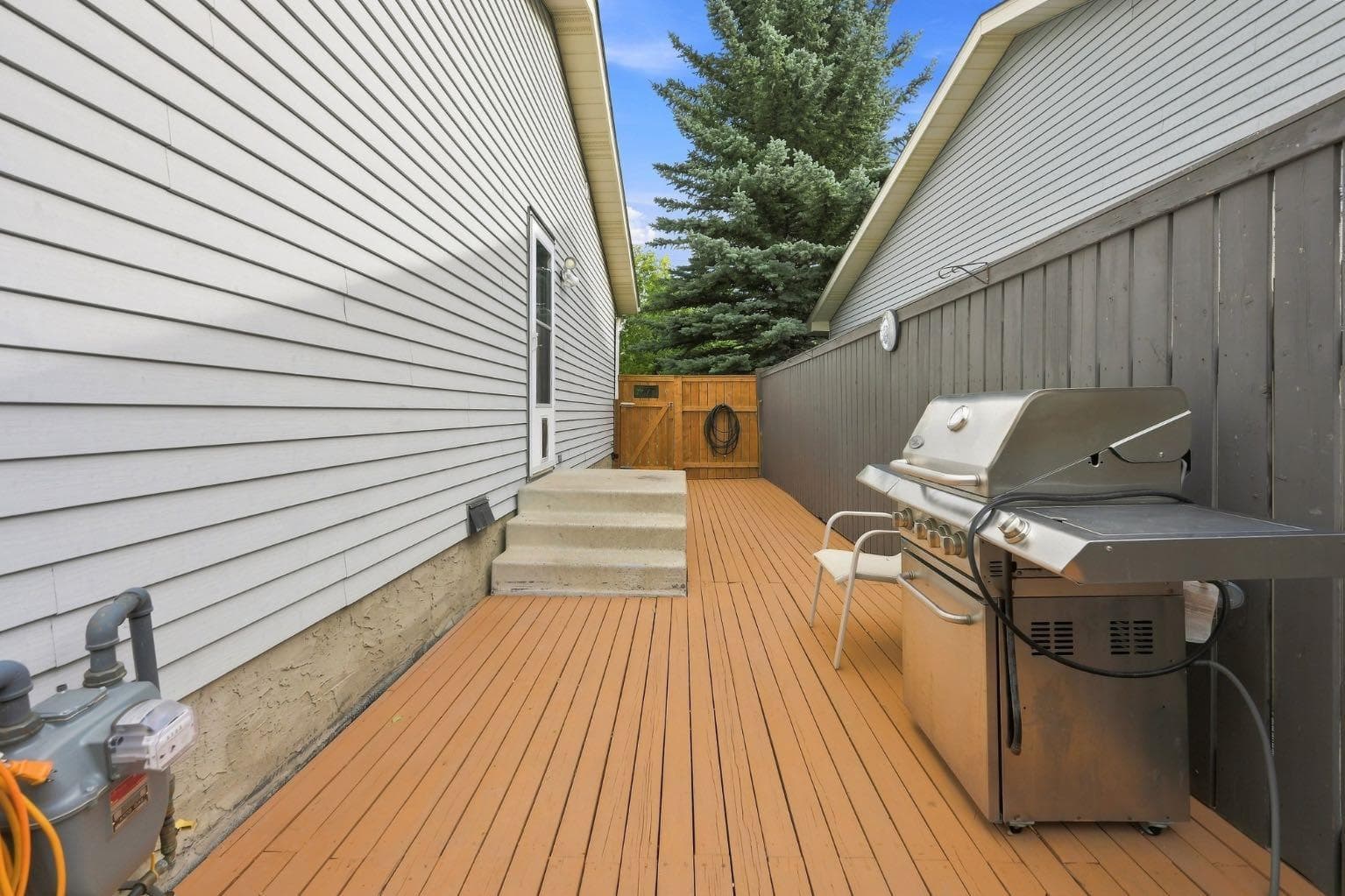 55 Macewan Park Way NW