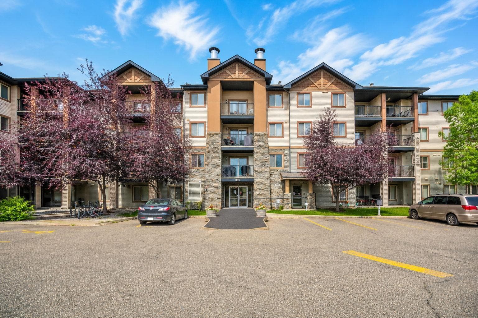 1407, 8 Bridlecrest Drive SW