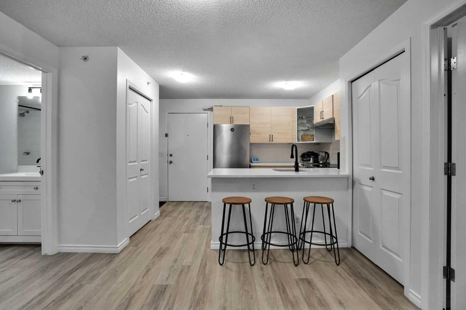 1407, 8 Bridlecrest Drive SW