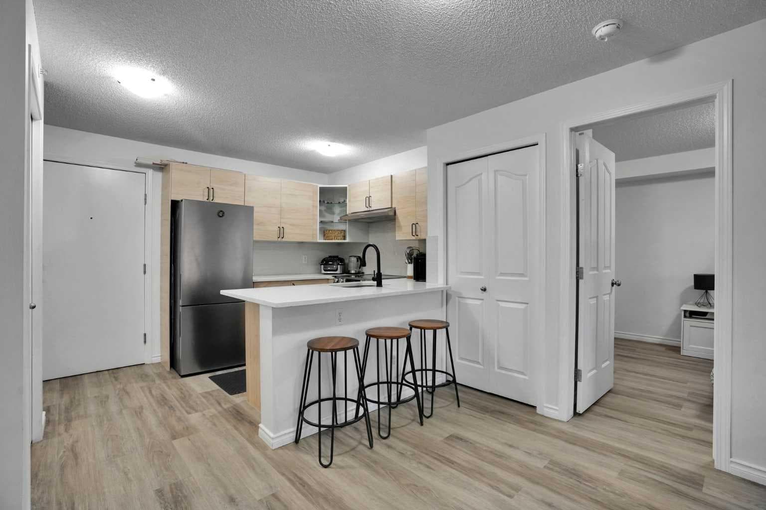 1407, 8 Bridlecrest Drive SW