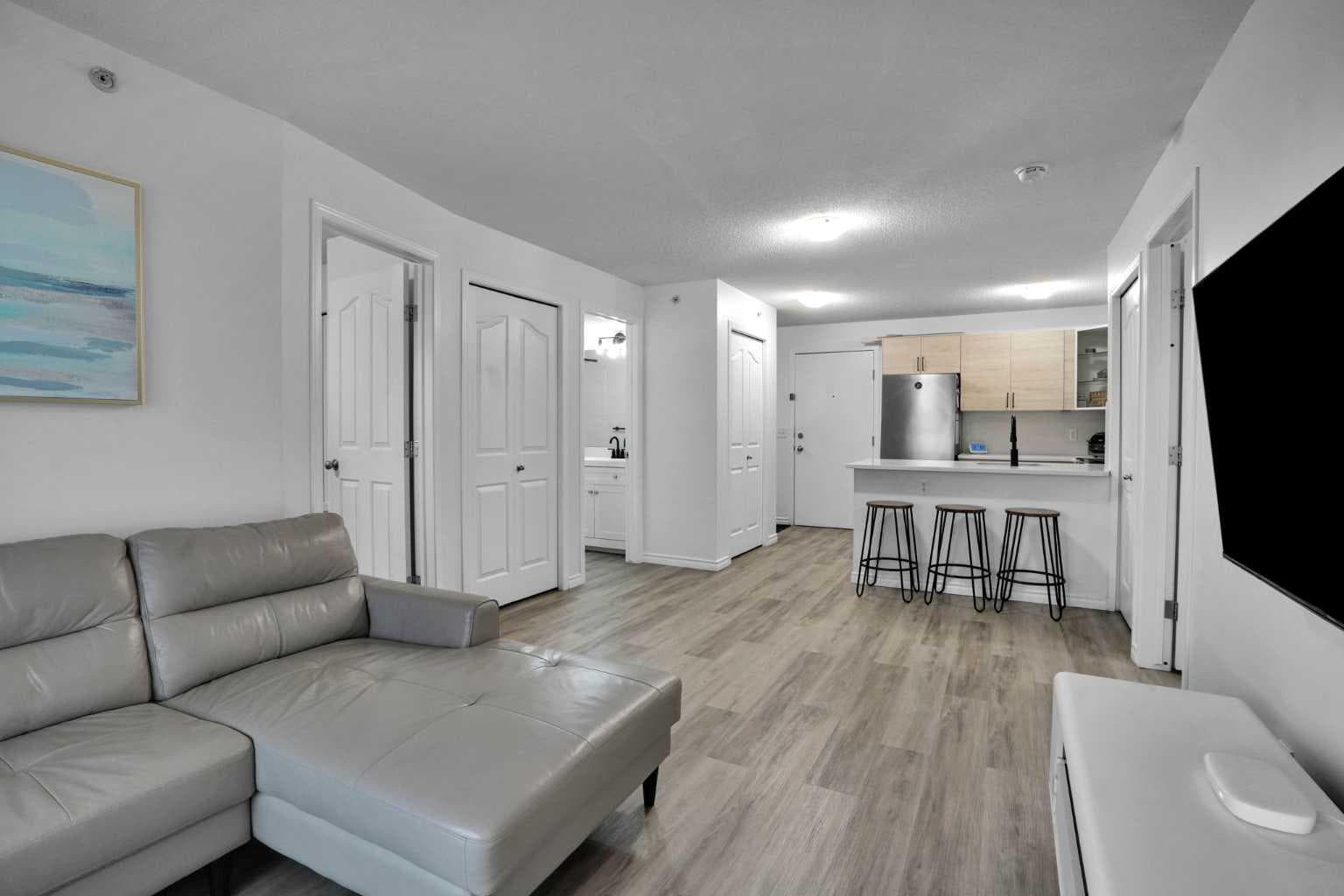 1407, 8 Bridlecrest Drive SW