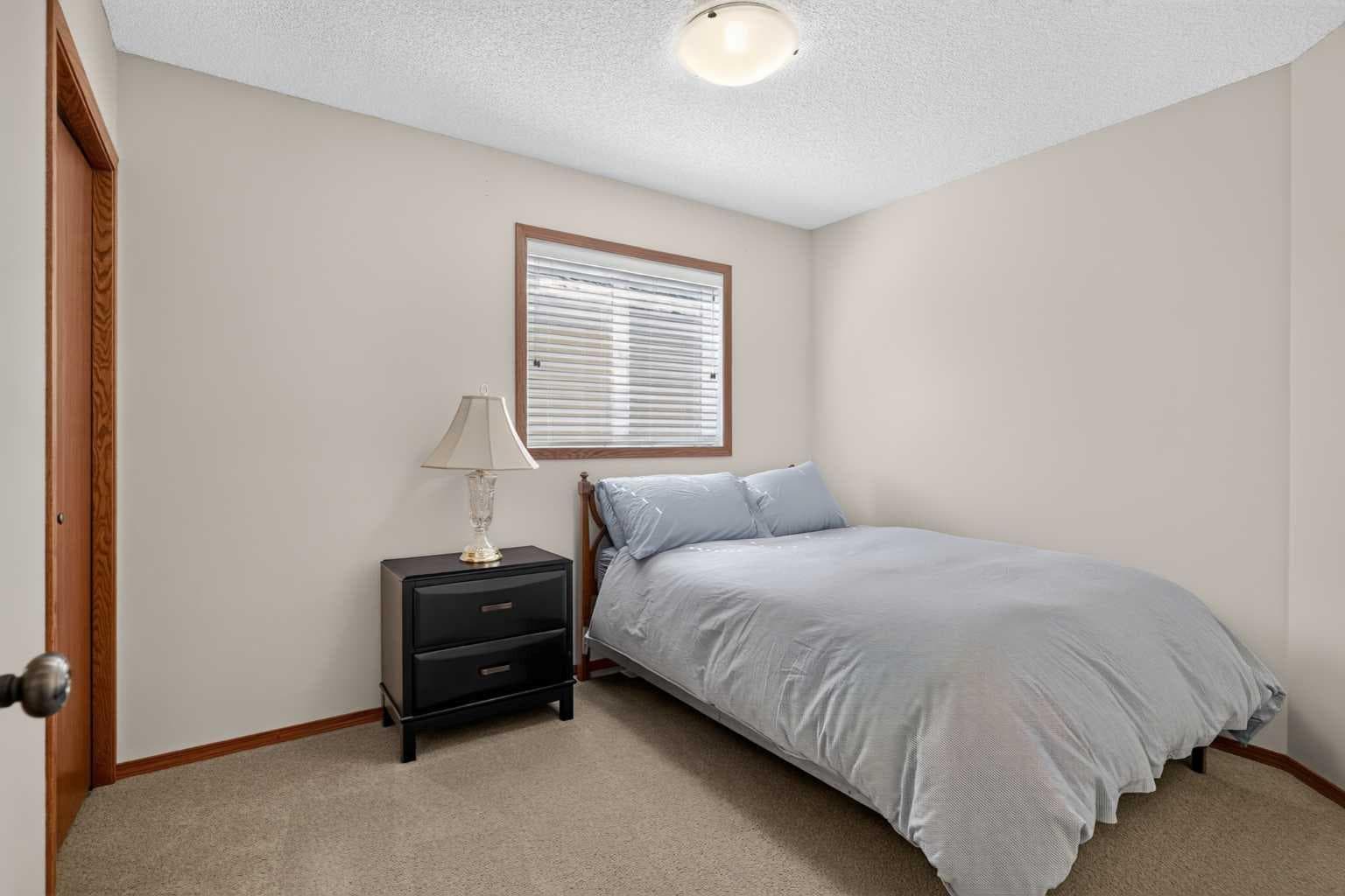 152 Waterstone Place SE